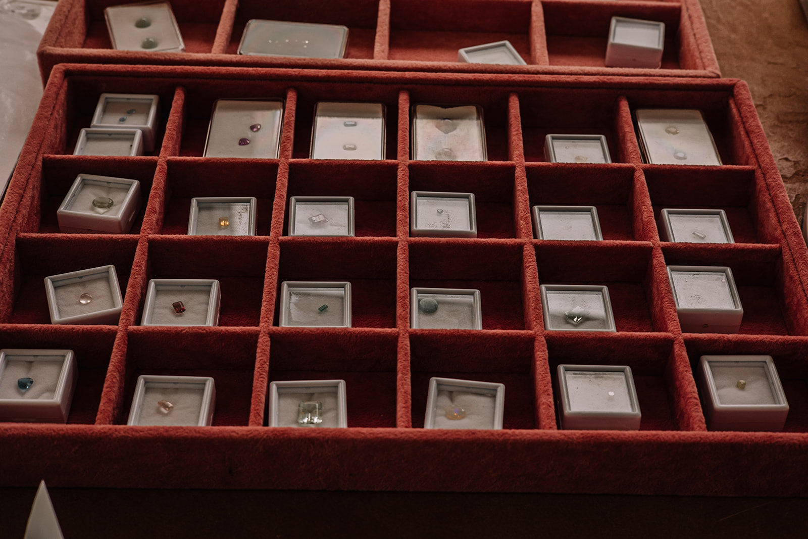 Welke stenen kunnen gebruikt worden in juwelen?